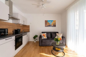 HM • Sunny 1BR Home with Balcony